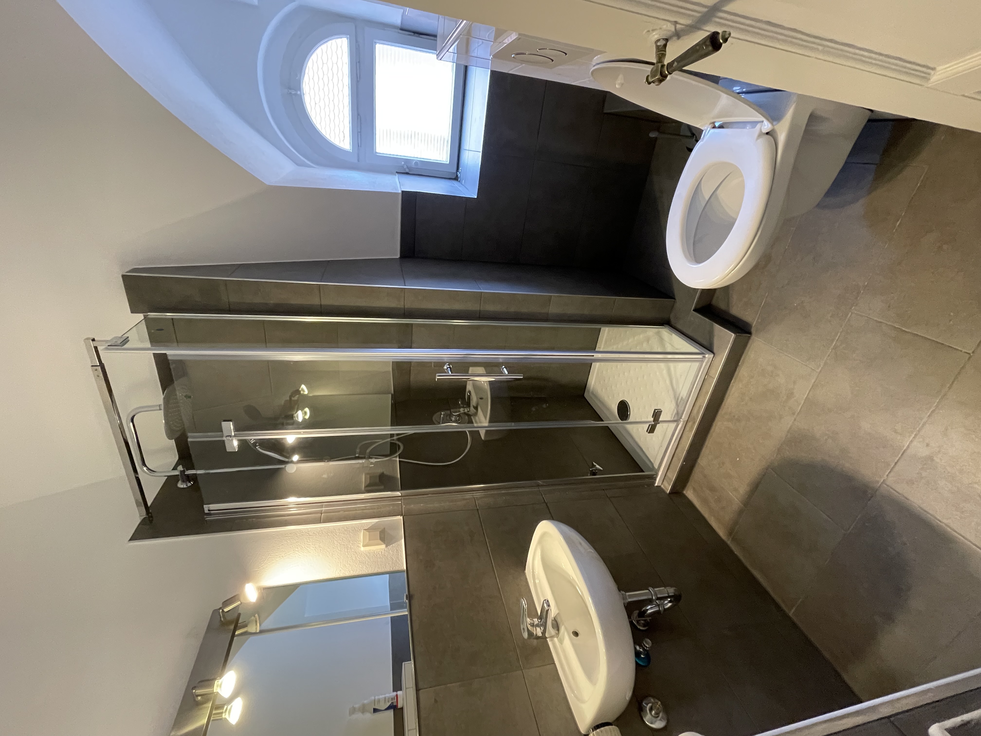 Villa KRAVE bathroom